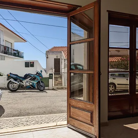 La Em Cima Apartment Sesimbra Exterior photo
